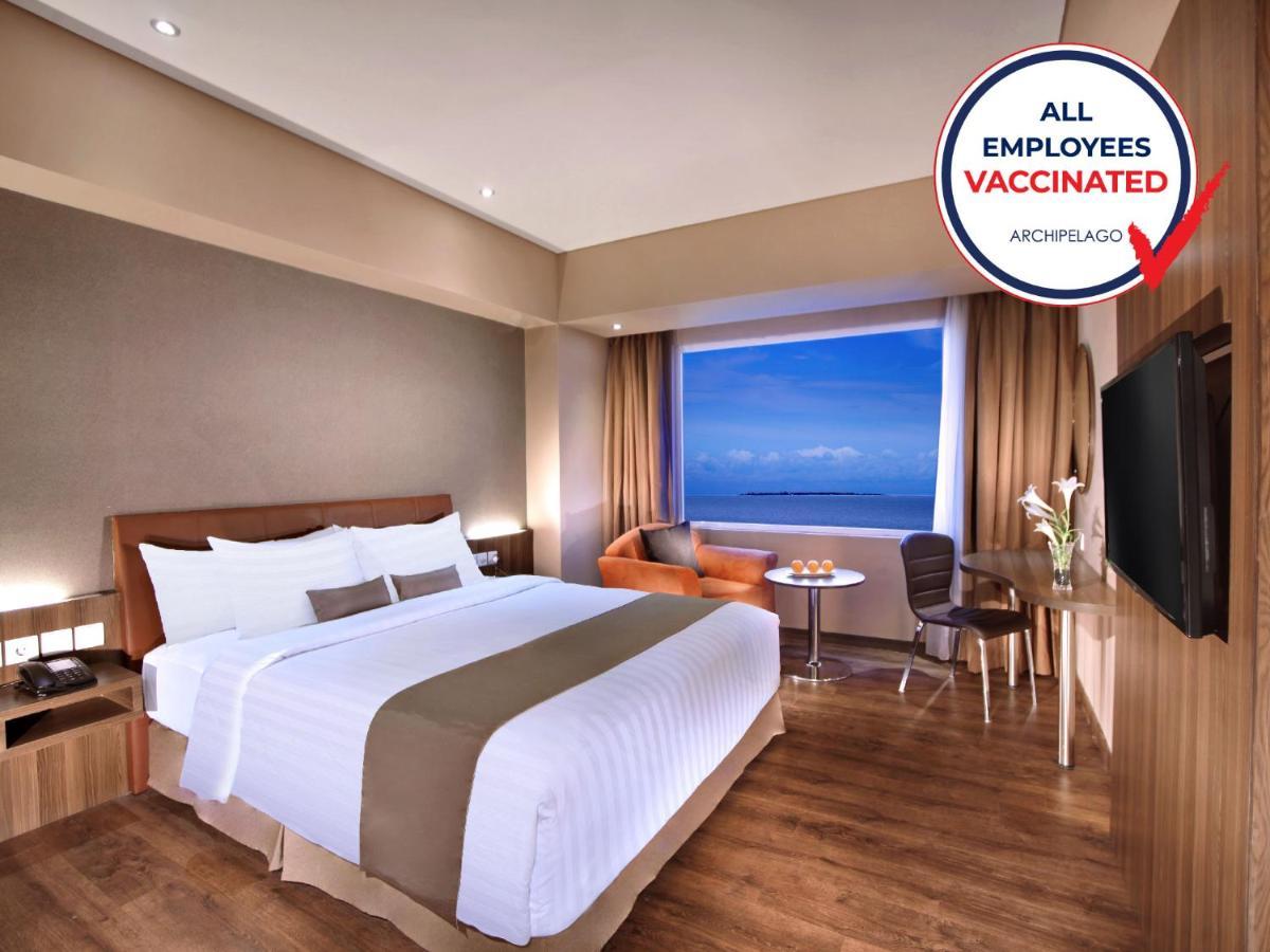 Aston Kupang Hotel & Convention Center Buitenkant foto