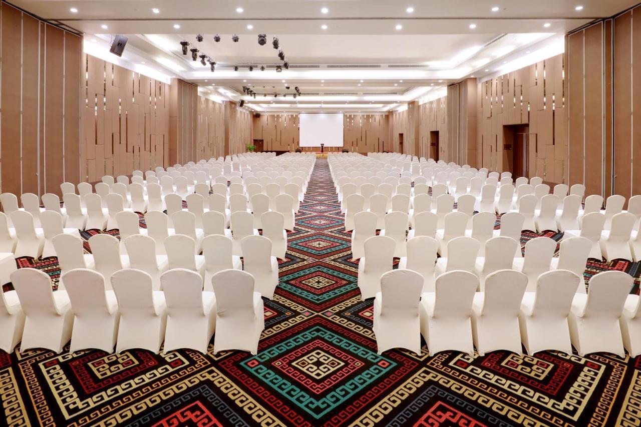 Aston Kupang Hotel & Convention Center Buitenkant foto