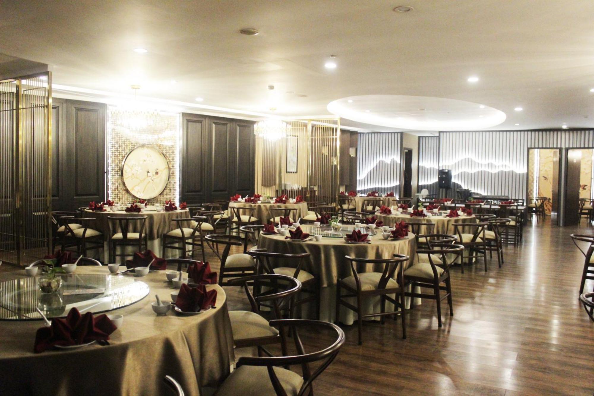 Aston Kupang Hotel & Convention Center Buitenkant foto