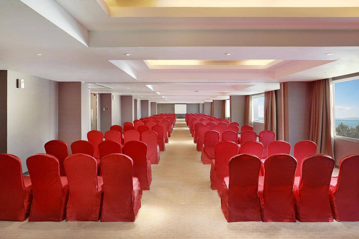 Aston Kupang Hotel & Convention Center Buitenkant foto